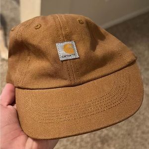 Baby hat- never worn- great condition 6-12 m